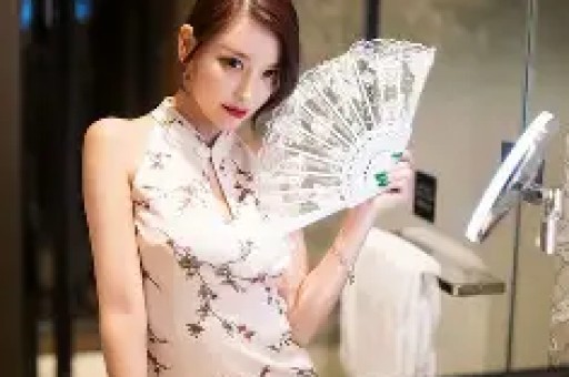 又一知名女网红塌房！被曝脚踏两只船曾为男友不惜网暴亲生父母